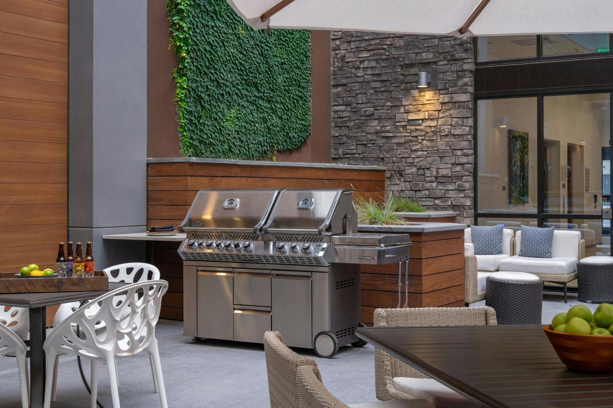 Springhill Suites By Marriott Colorado Springs Downtown Екстер'єр фото
